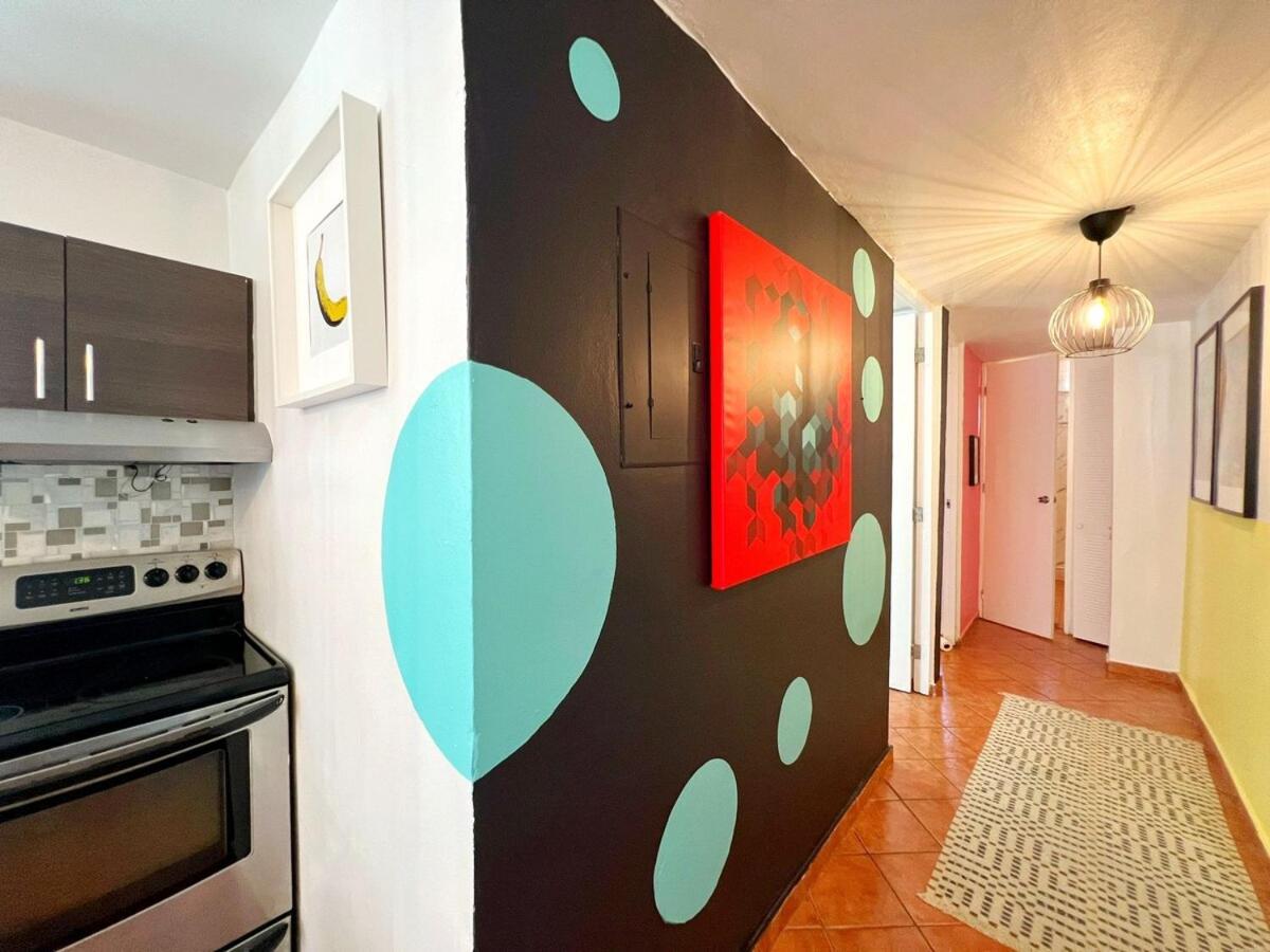 Stunning 2br W Parking - Walk To Beach! San Juan